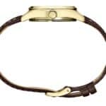 Stylish gold wristwatch with a leather strap, perfect for classic elegance and sophistication.