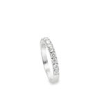 Elegant white metal ring with sparkling diamonds, perfect for timeless occasions and fine jewelry lovers.