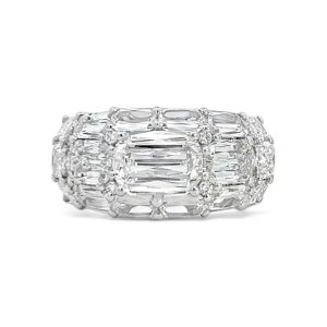 Exquisite diamond ring featuring elegant emerald-cut and oval-cut stones in a dazzling design.