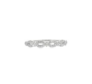 Elegantly designed ring in white metal with sparkling stones, perfect for engagement or anniversary.