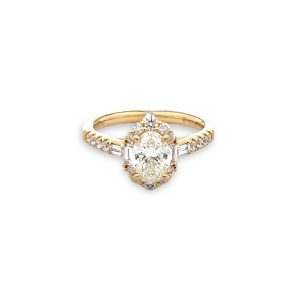 18 Kt Yellow Gold Oval Halo Diamond Engagement Ring