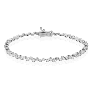 Elegant white gold diamond bracelet showcasing exquisite craftsmanship and sparkling brilliance.