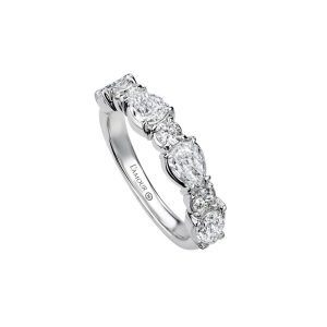 Elegant diamond ring featuring exquisite design, luxurious white gold, and timeless craftsmanship.