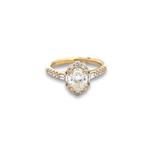 18 Kt Yellow Gold Oval Halo Diamond Engagement Ring